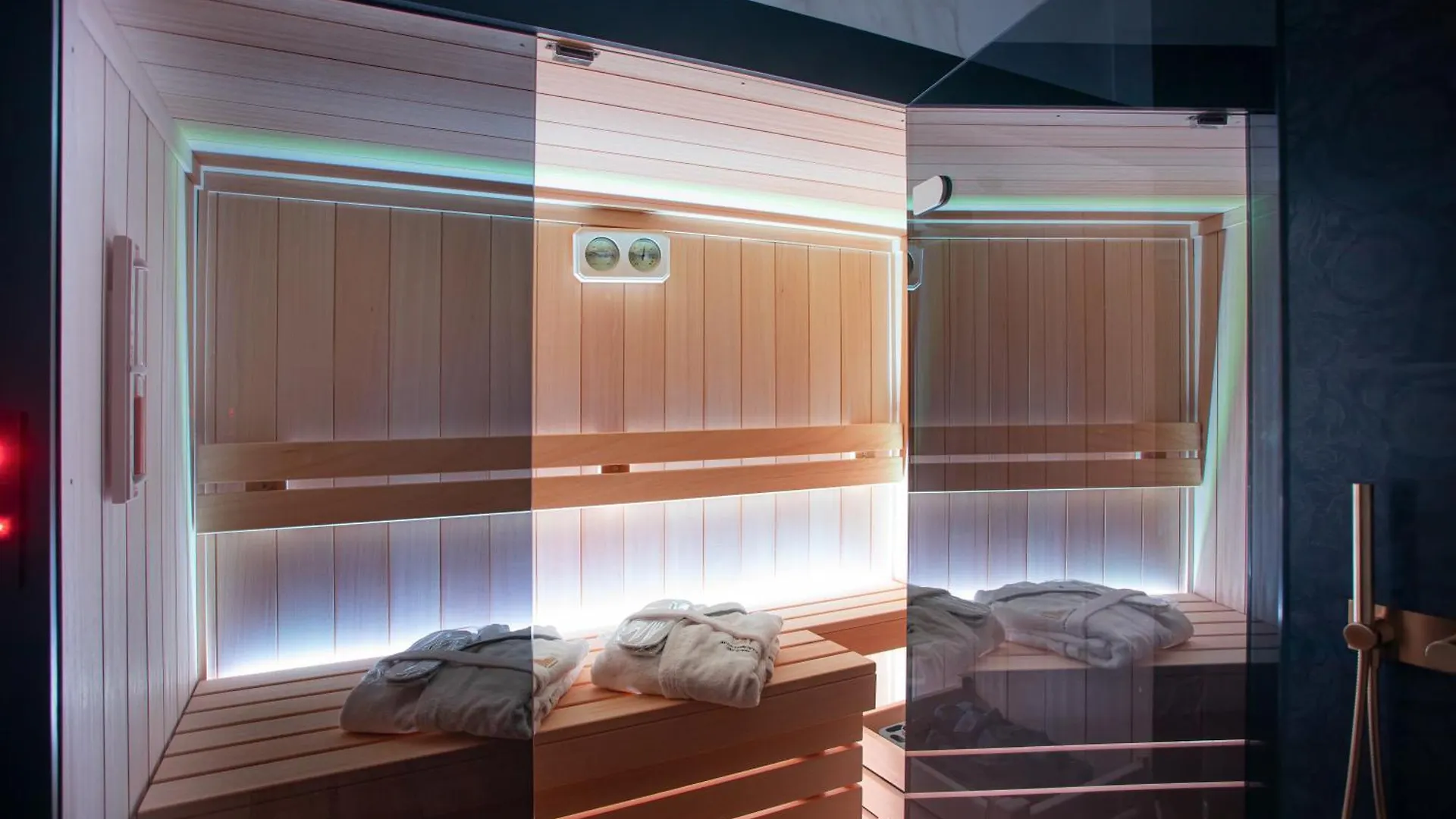 Apartamenty Sky Tower Z Jakuzzi Przy Oknie Breslau