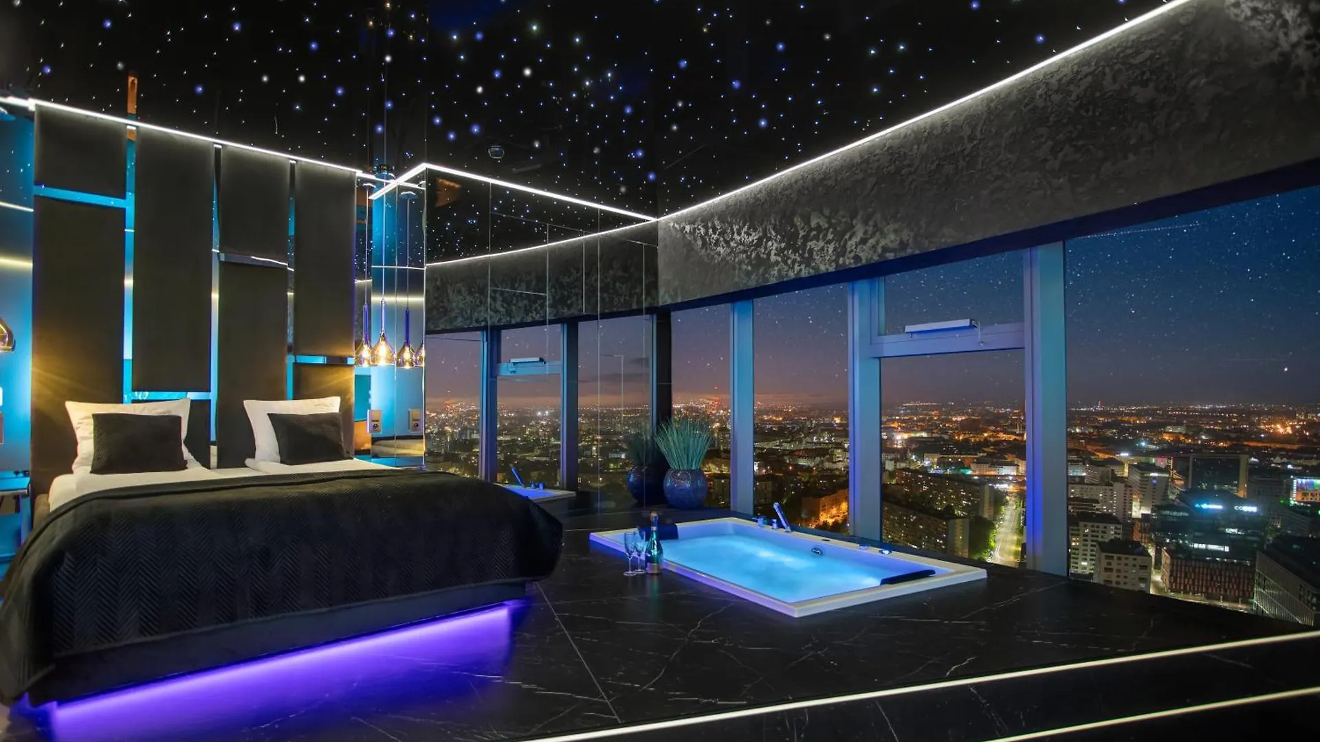 Apartamenty Sky Tower Z Jakuzzi Przy Oknie Apartment
