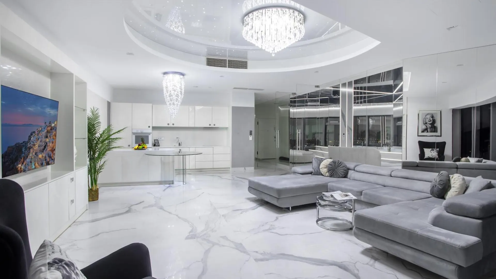 Apartamenty Sky Tower Z Jakuzzi Przy Oknie Apartment