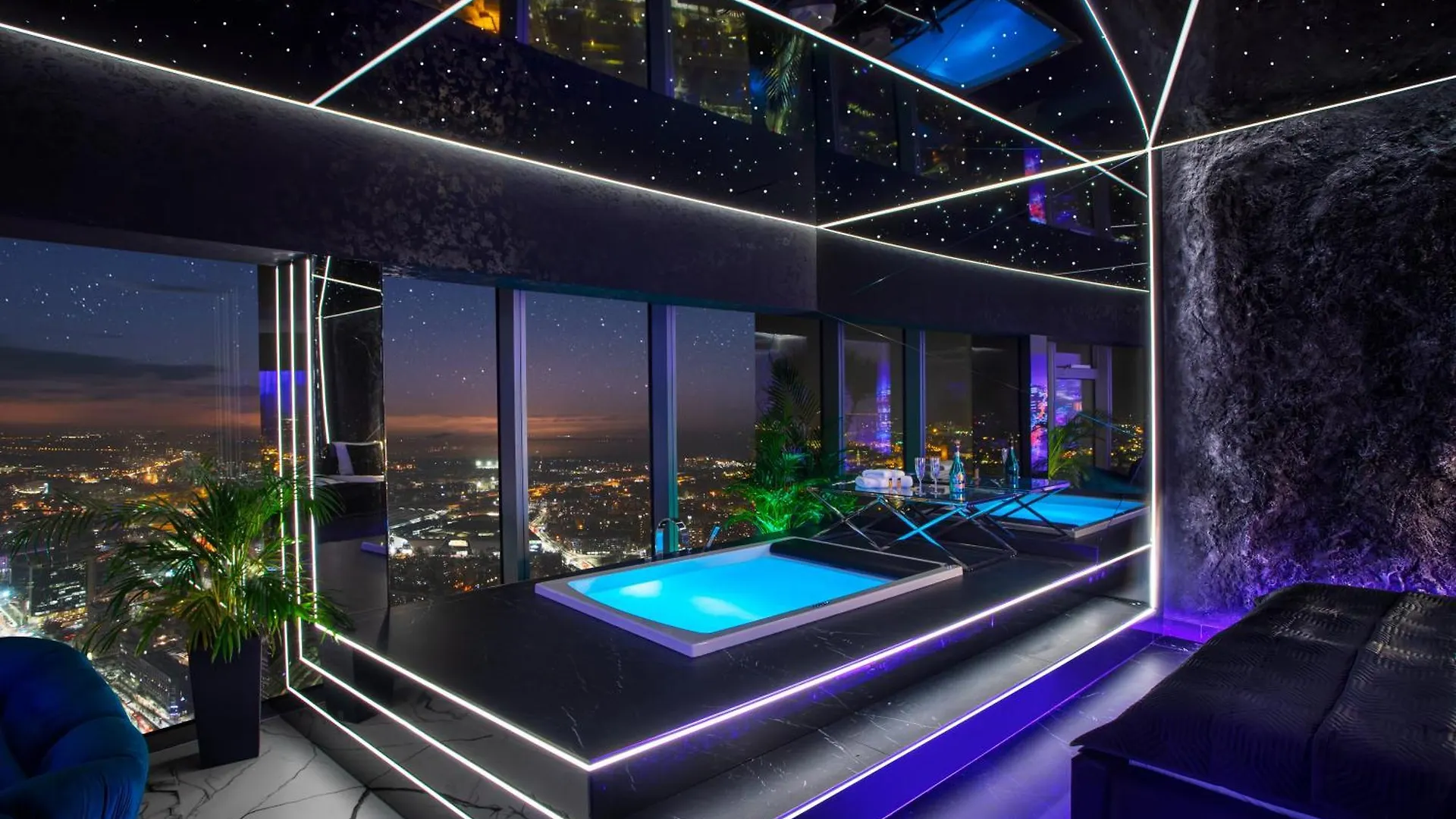 Apartamenty Sky Tower Z Jakuzzi Przy Oknie Apartment